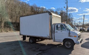 Chevrolet-G30-1995