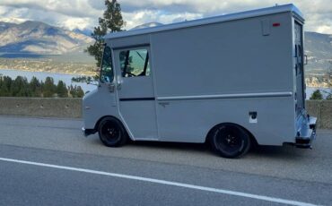 Chevrolet-Grumman-1980-silver
