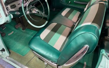 Chevrolet-Impala-1958-2-Door-17