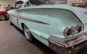 Chevrolet-Impala-1958-2-Door-24