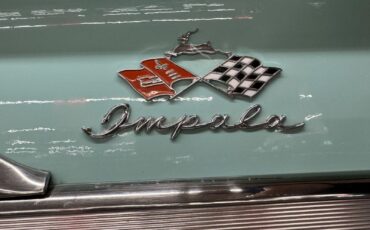 Chevrolet-Impala-1958-2-Door-25