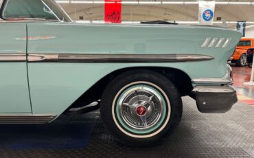Chevrolet-Impala-1958-2-Door-30