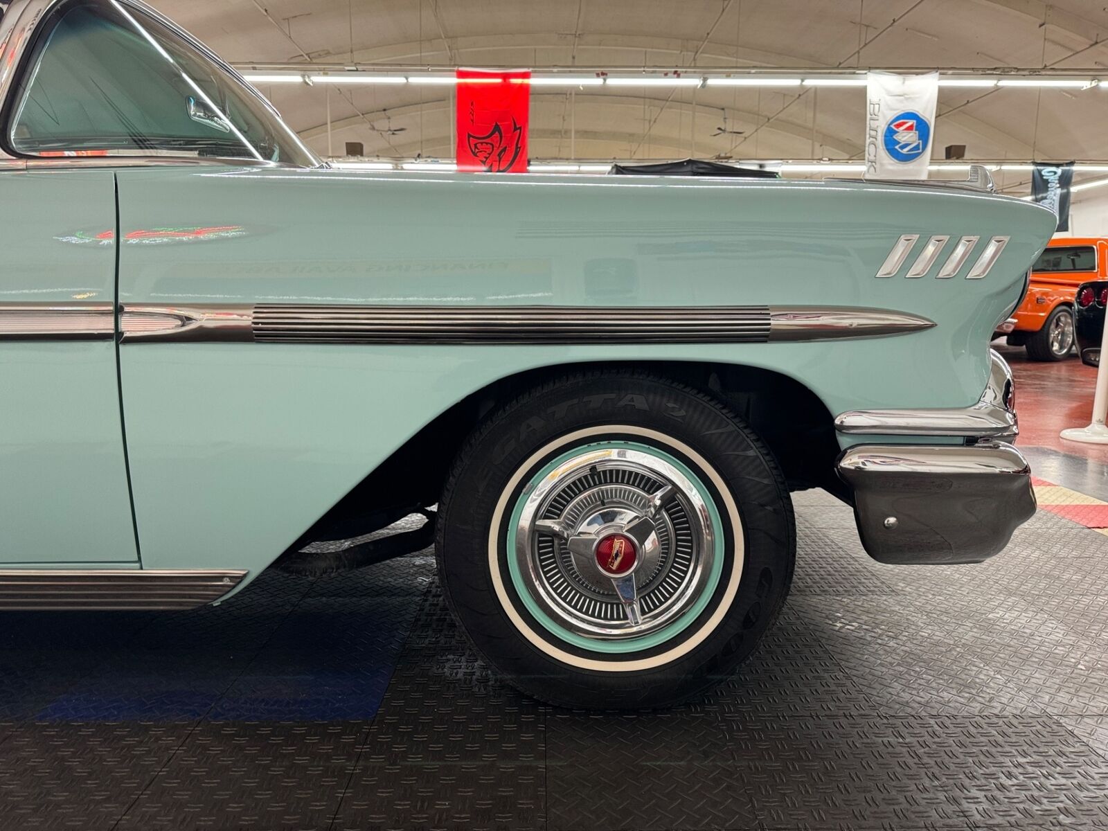 Chevrolet-Impala-1958-2-Door-30