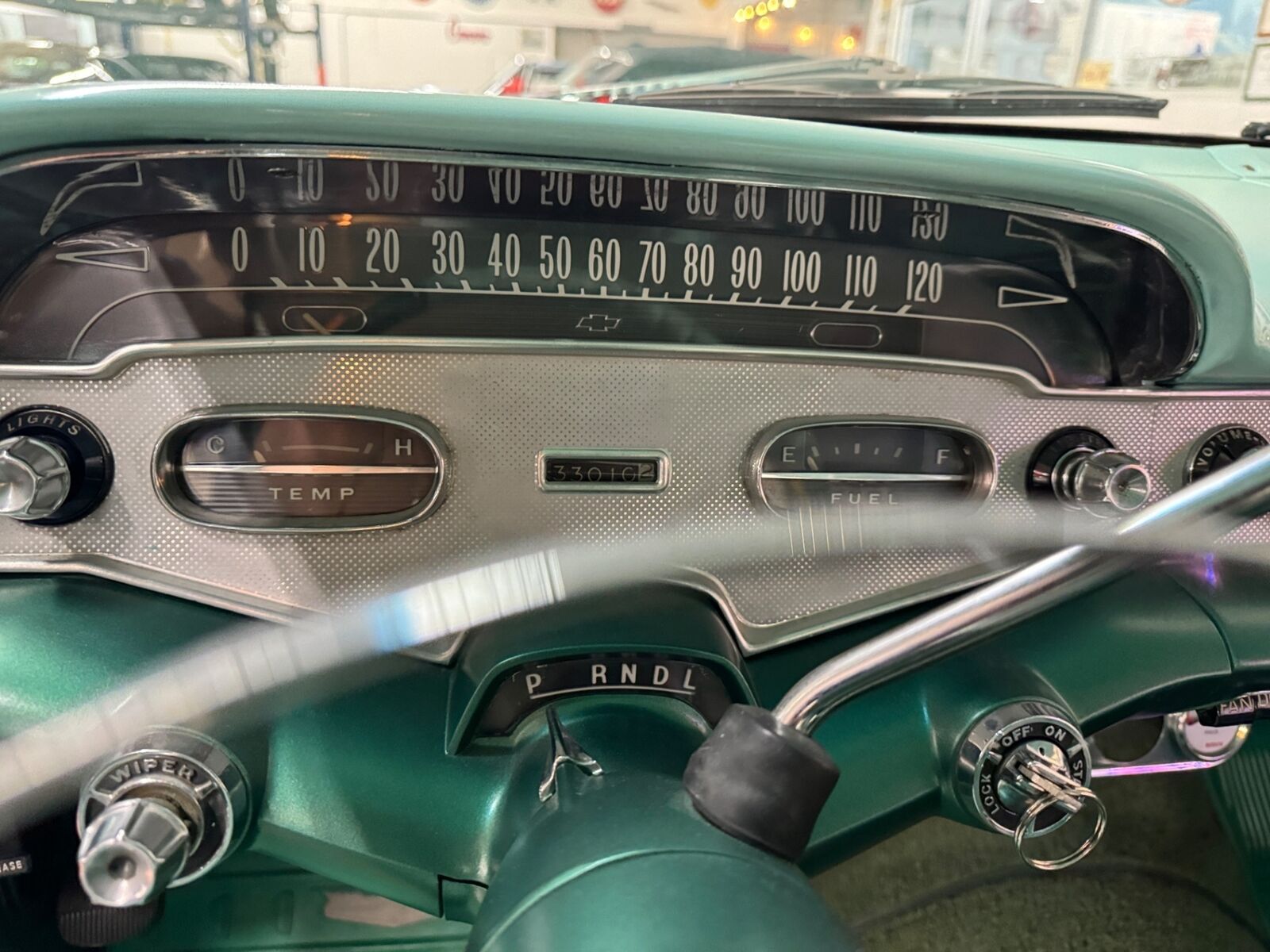 Chevrolet-Impala-1958-2-Door-34