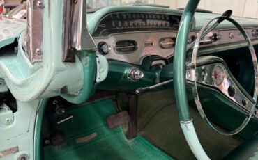 Chevrolet-Impala-1958-2-Door-35