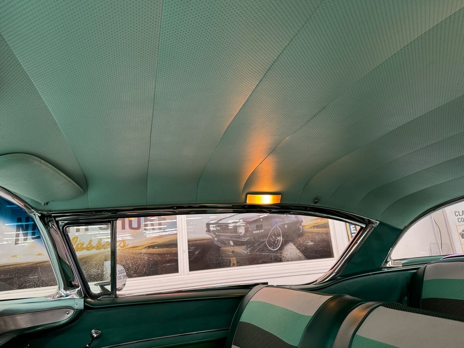 Chevrolet-Impala-1958-2-Door-39