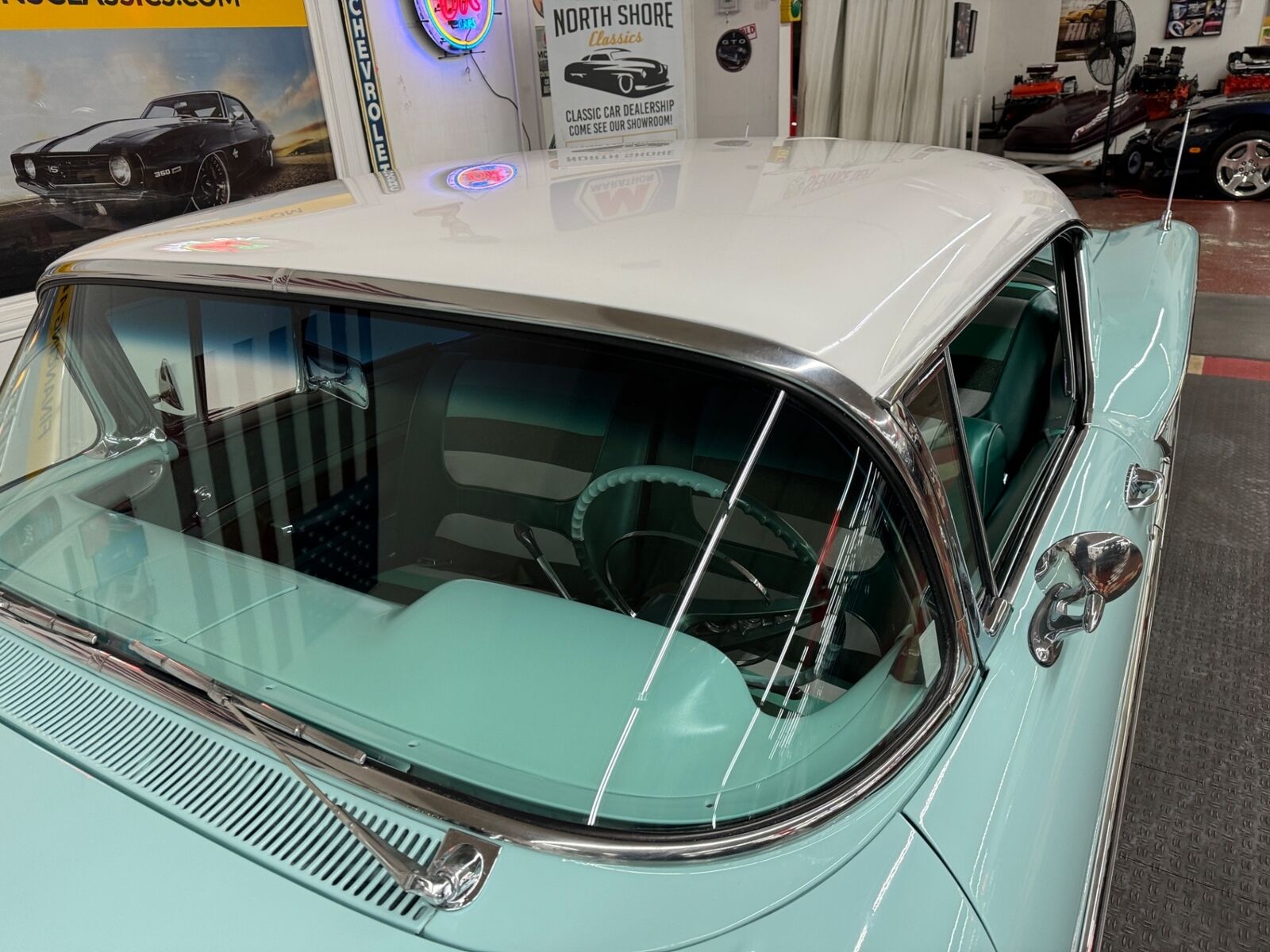 Chevrolet-Impala-1958-2-Door-9