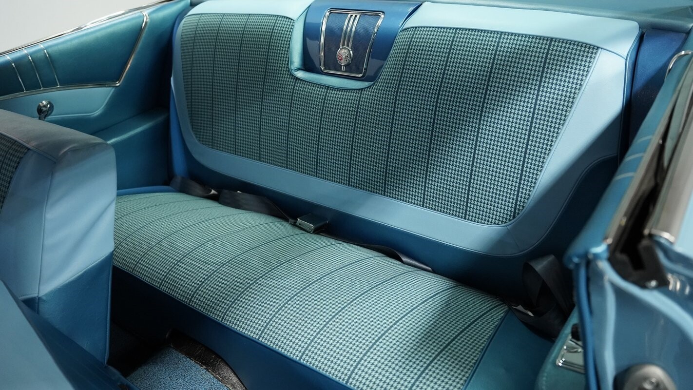 Chevrolet-Impala-1960-Coupe-35
