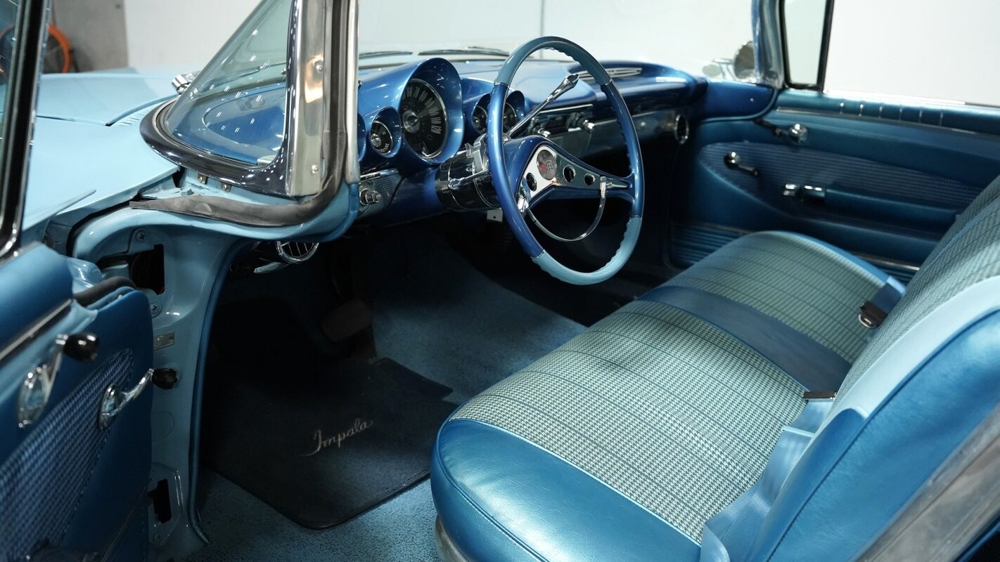 Chevrolet-Impala-1960-Coupe-4