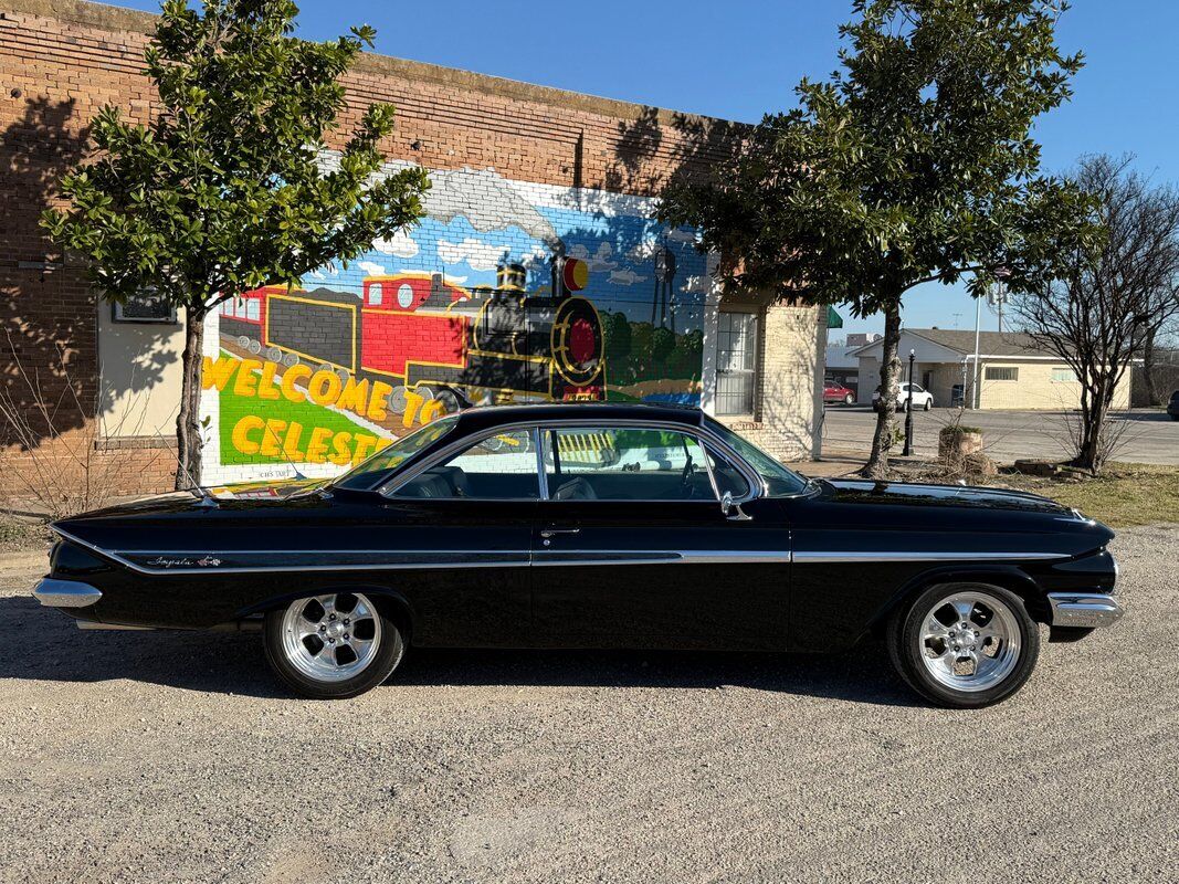Chevrolet-Impala-1961-21
