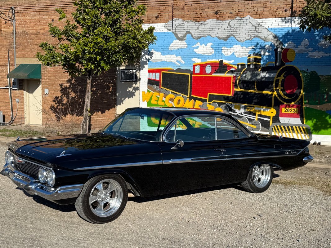Chevrolet-Impala-1961-22