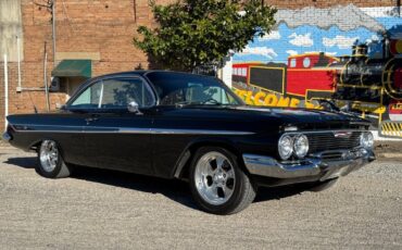 Chevrolet-Impala-1961-24