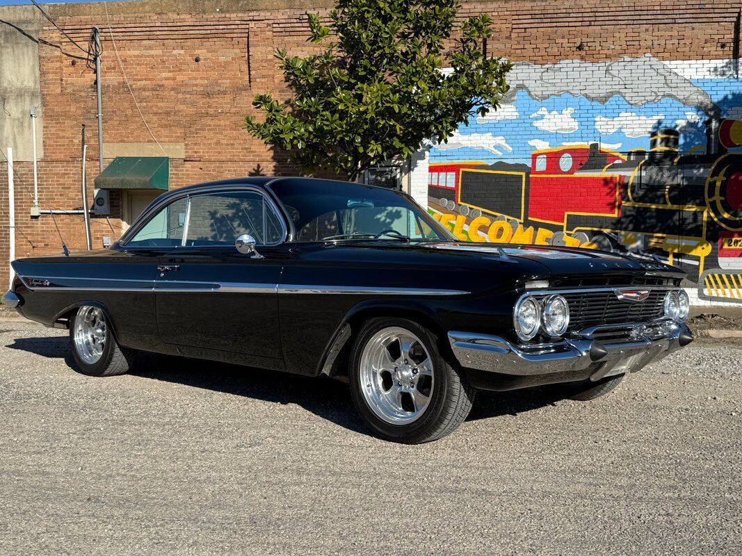 Chevrolet-Impala-1961-24