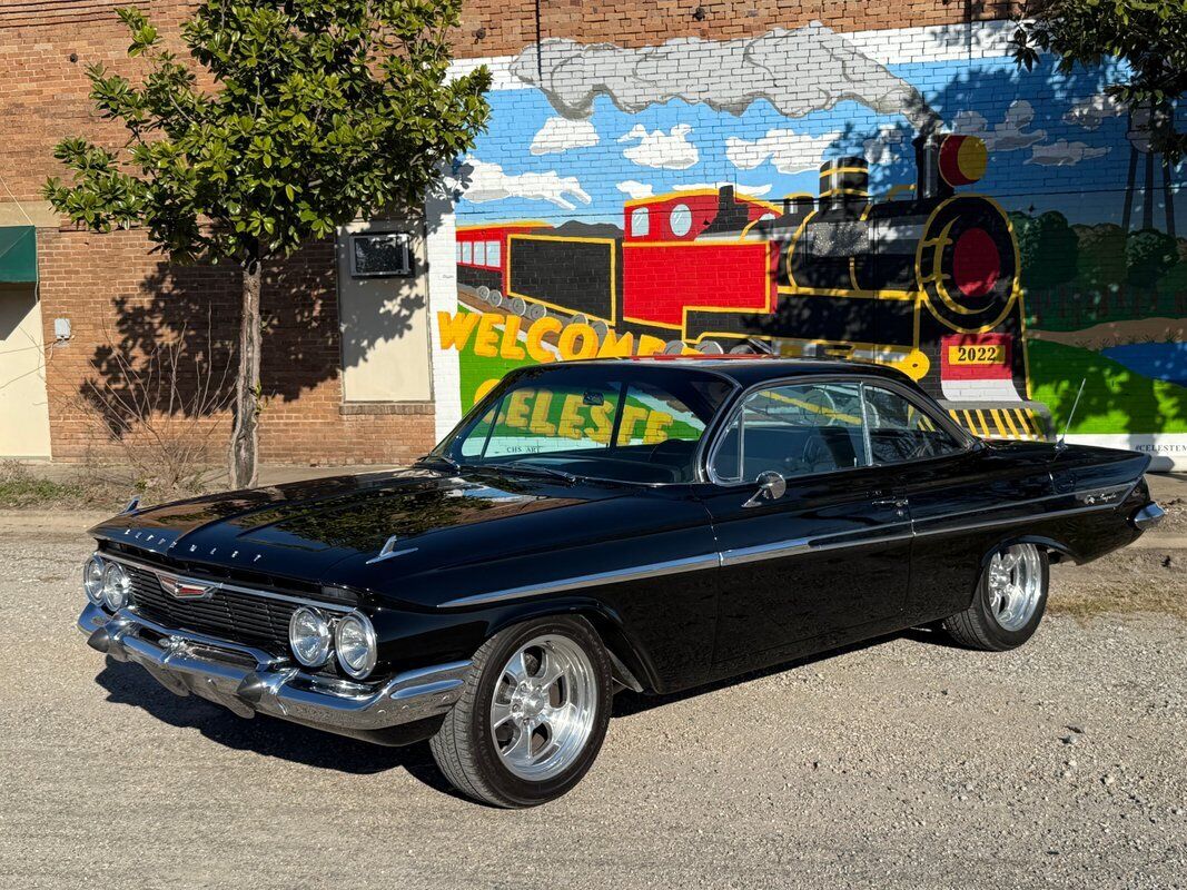 Chevrolet Impala 1961 --