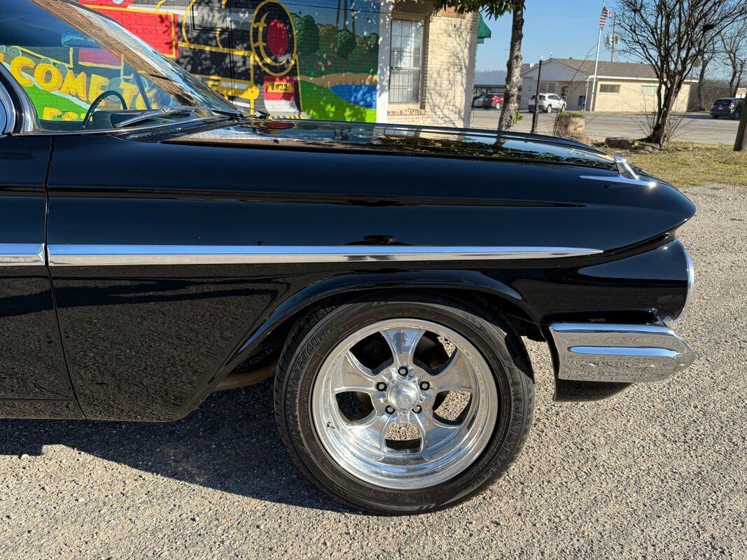 Chevrolet-Impala-1961-28
