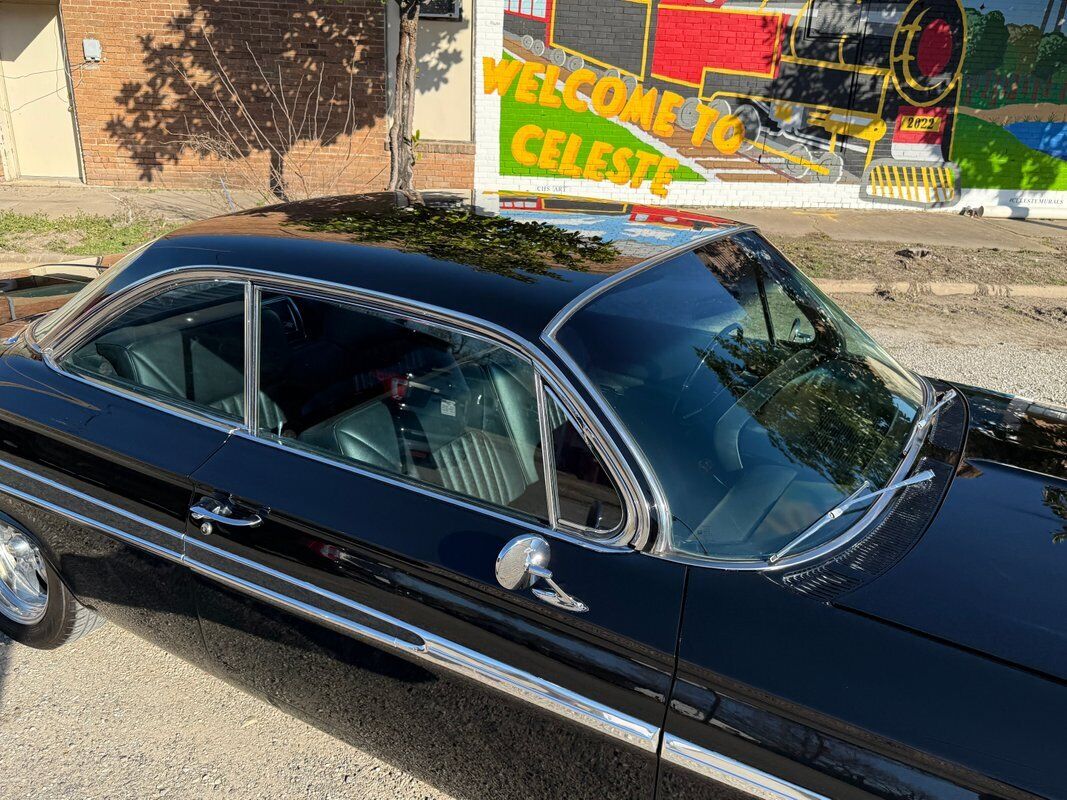 Chevrolet-Impala-1961-29