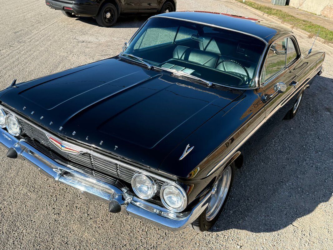 Chevrolet-Impala-1961-37