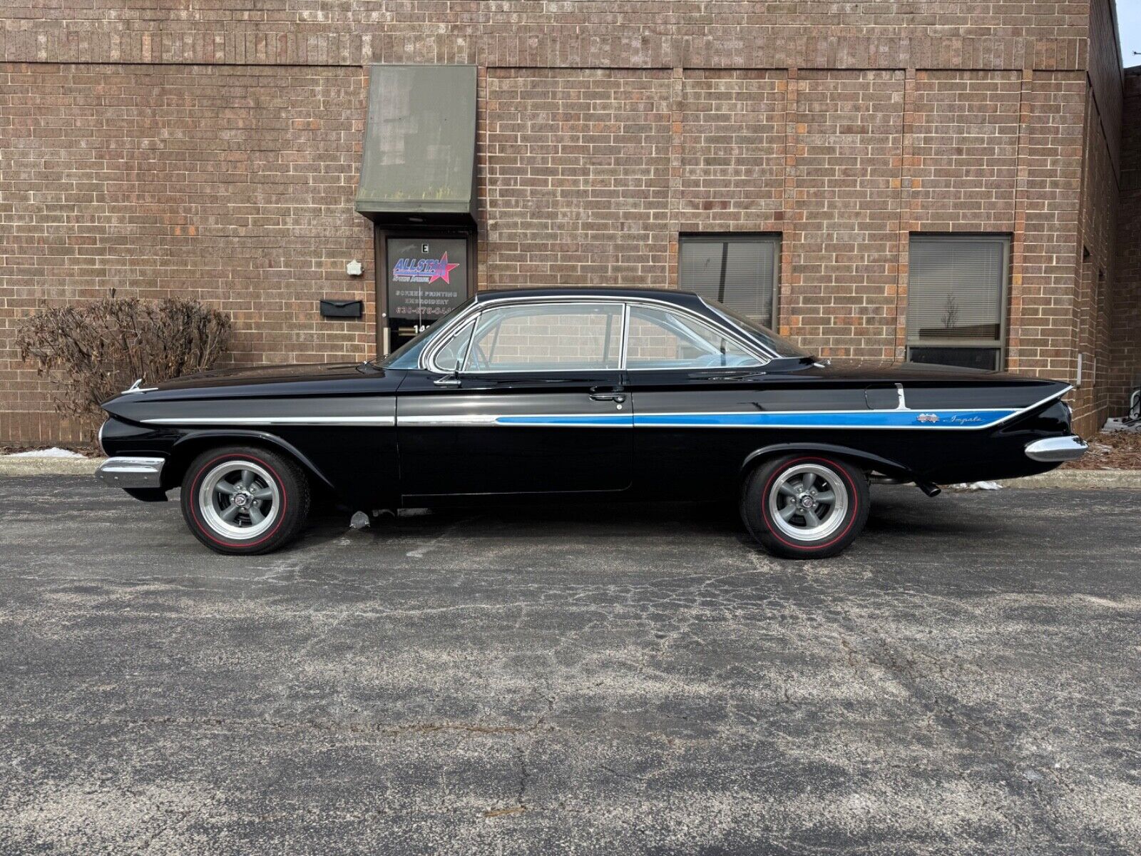 Chevrolet-Impala-1961-Coupe-2