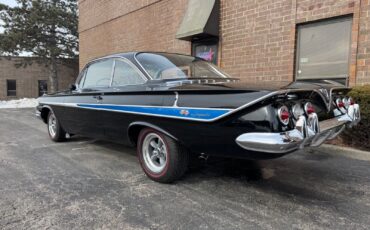 Chevrolet-Impala-1961-Coupe-3