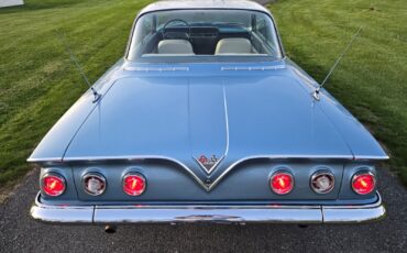 Chevrolet-Impala-1961-Coupe-3