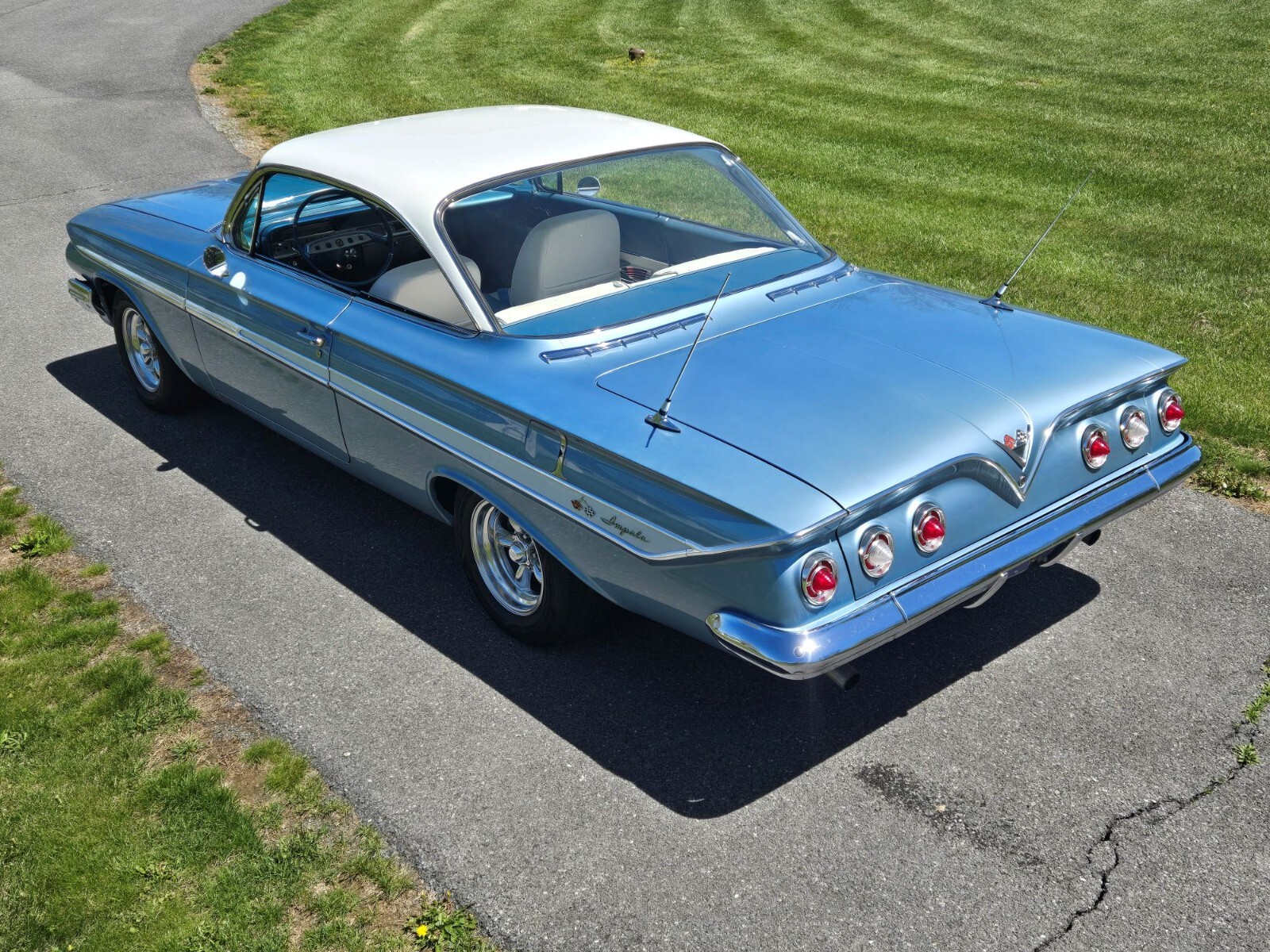 Chevrolet-Impala-1961-Coupe-38