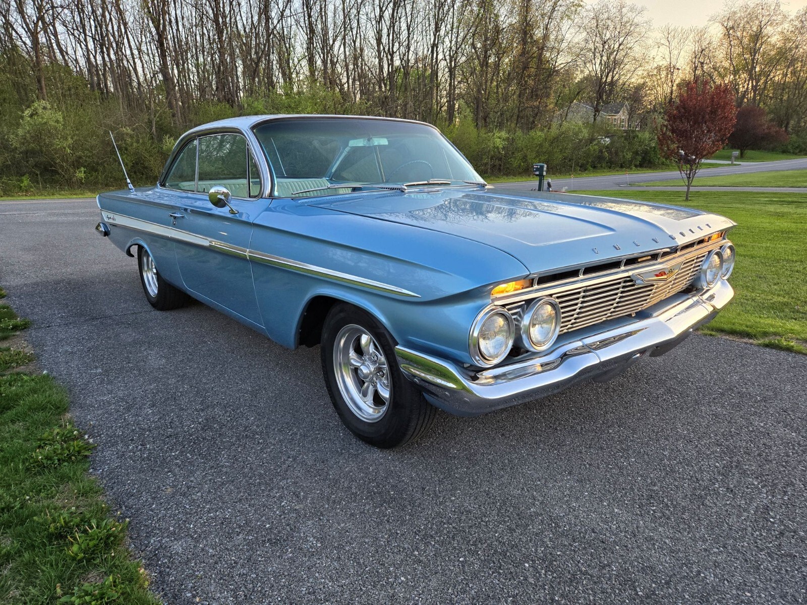 Chevrolet-Impala-1961-Coupe-6