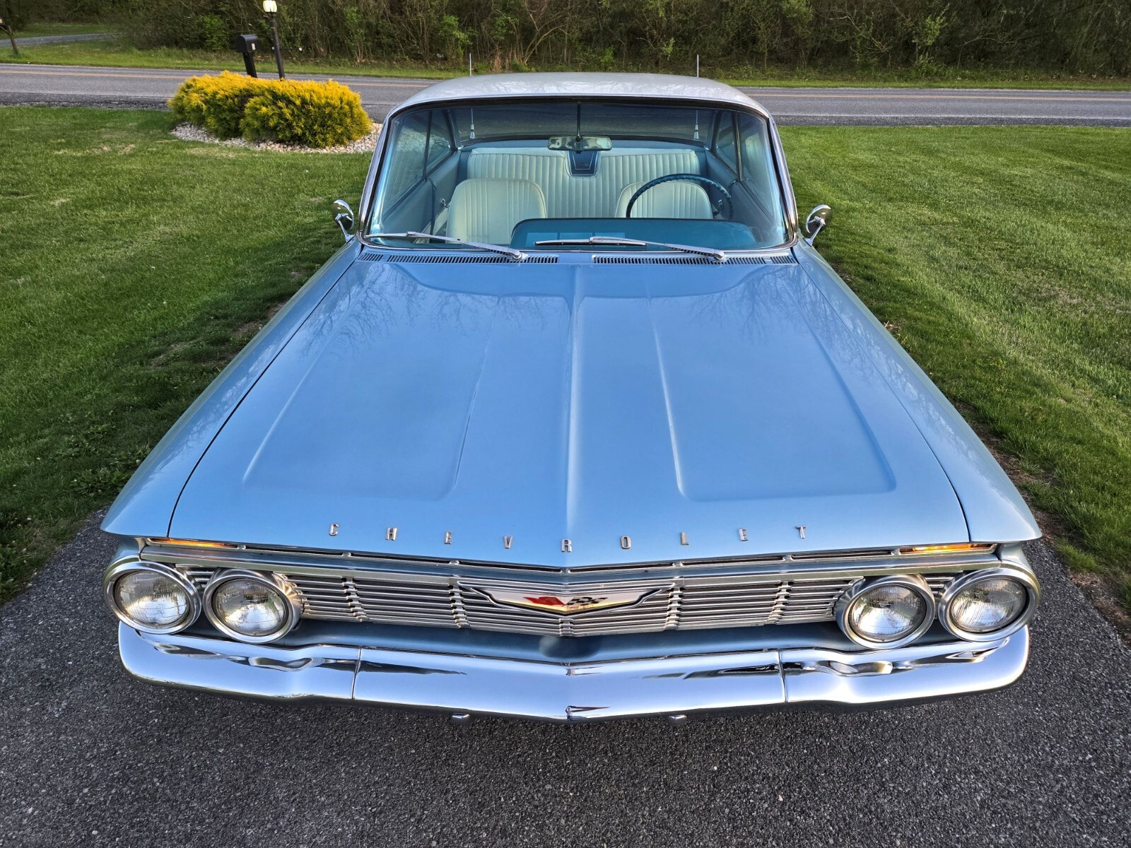 Chevrolet-Impala-1961-Coupe-7