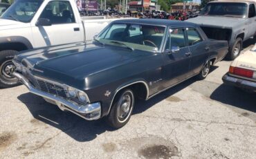 Chevrolet-Impala-1965-green-1