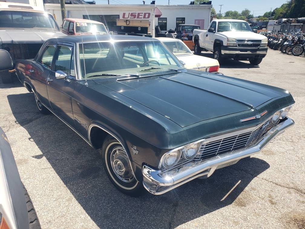 Chevrolet-Impala-1965-green