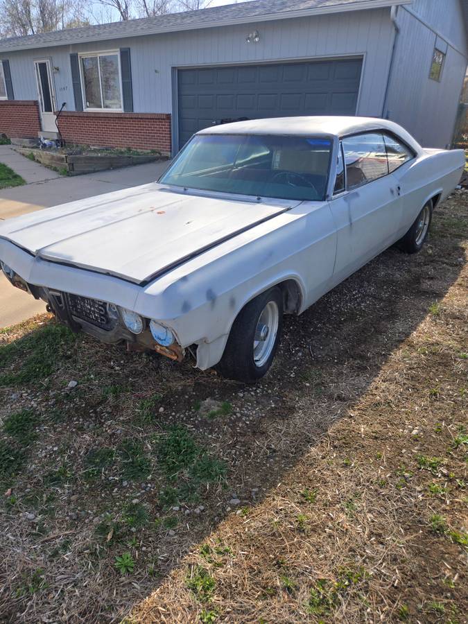 Chevrolet Impala  1965 silver