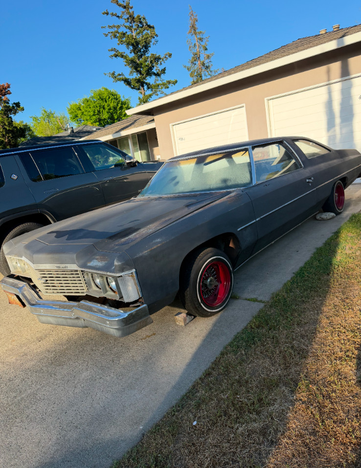 Chevrolet-Impala-1974-Coupe-2