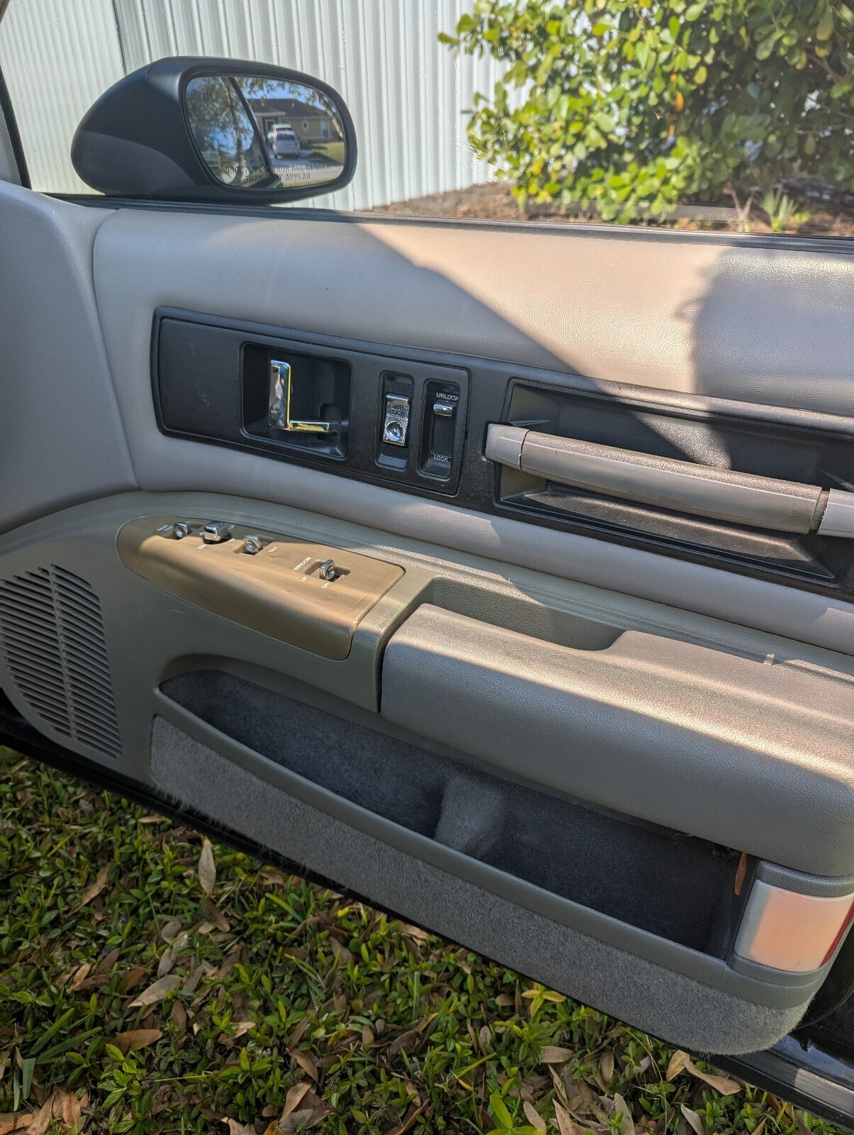 Chevrolet-Impala-1994-Sedan-13