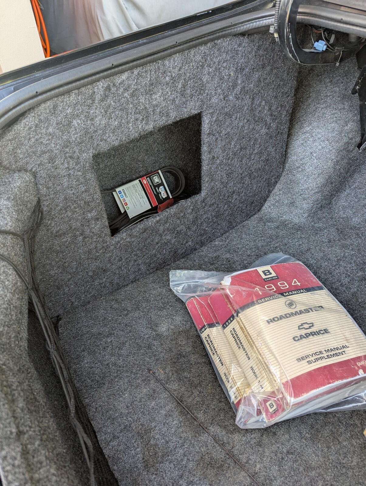 Chevrolet-Impala-1994-Sedan-17