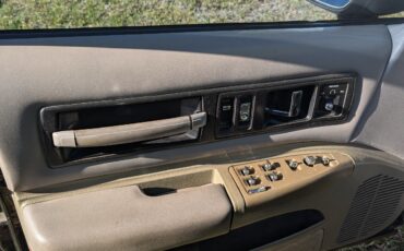 Chevrolet-Impala-1994-Sedan-21