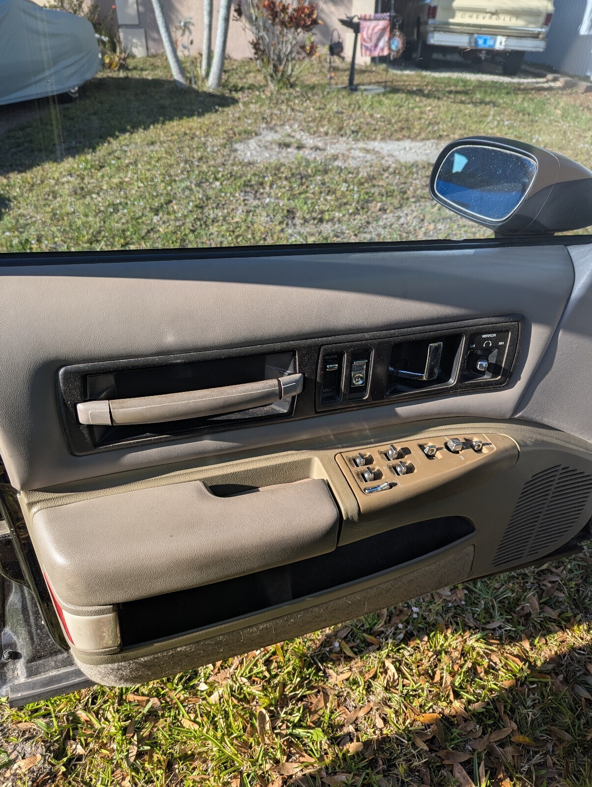 Chevrolet-Impala-1994-Sedan-21