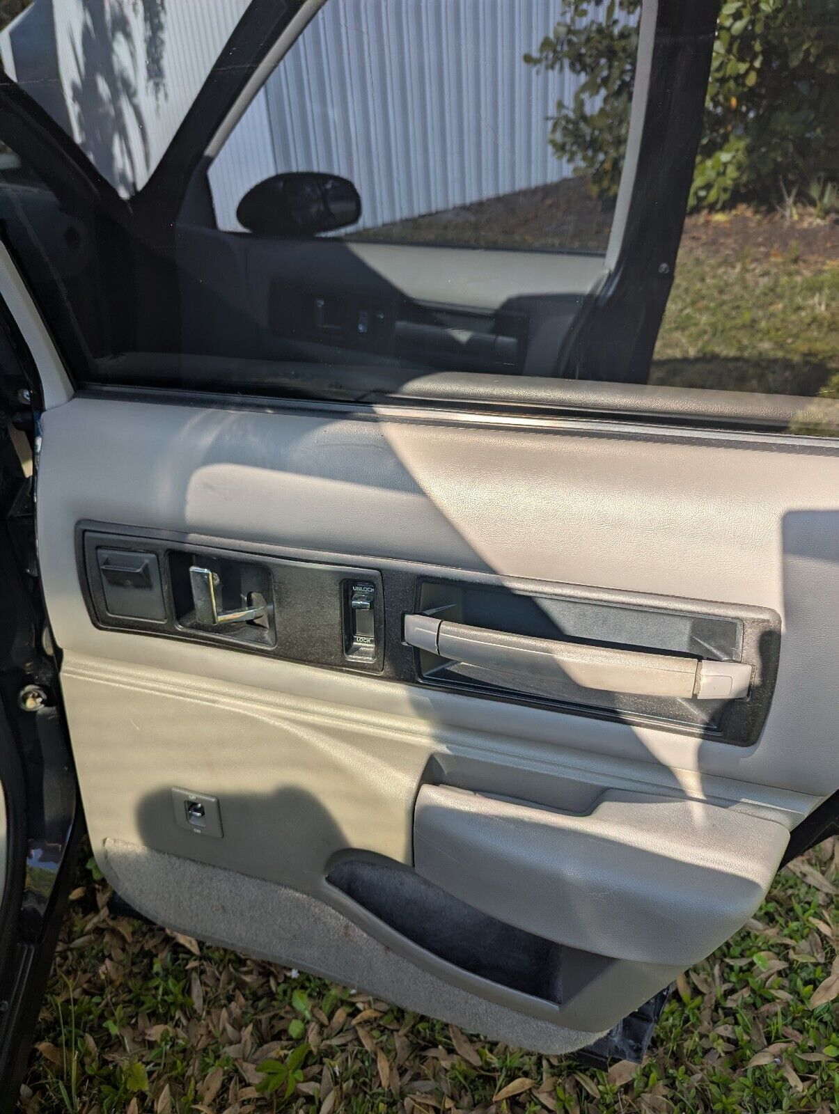 Chevrolet-Impala-1994-Sedan-22