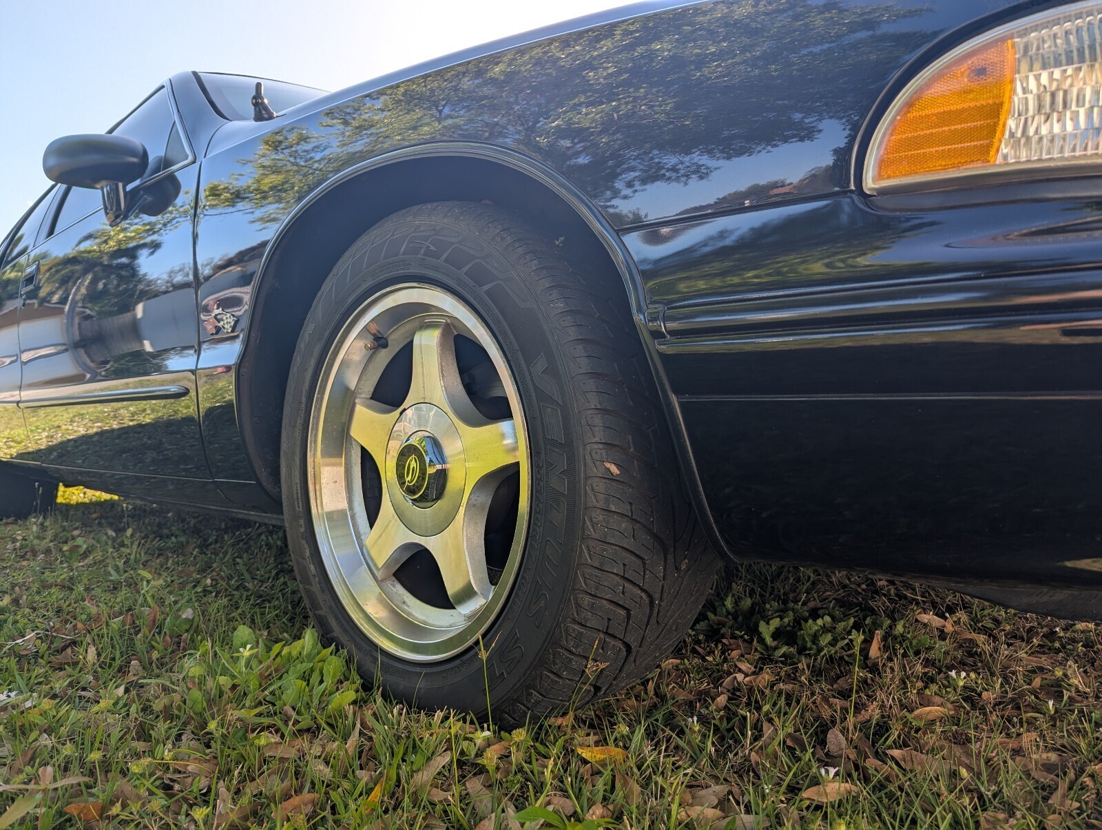 Chevrolet-Impala-1994-Sedan-3