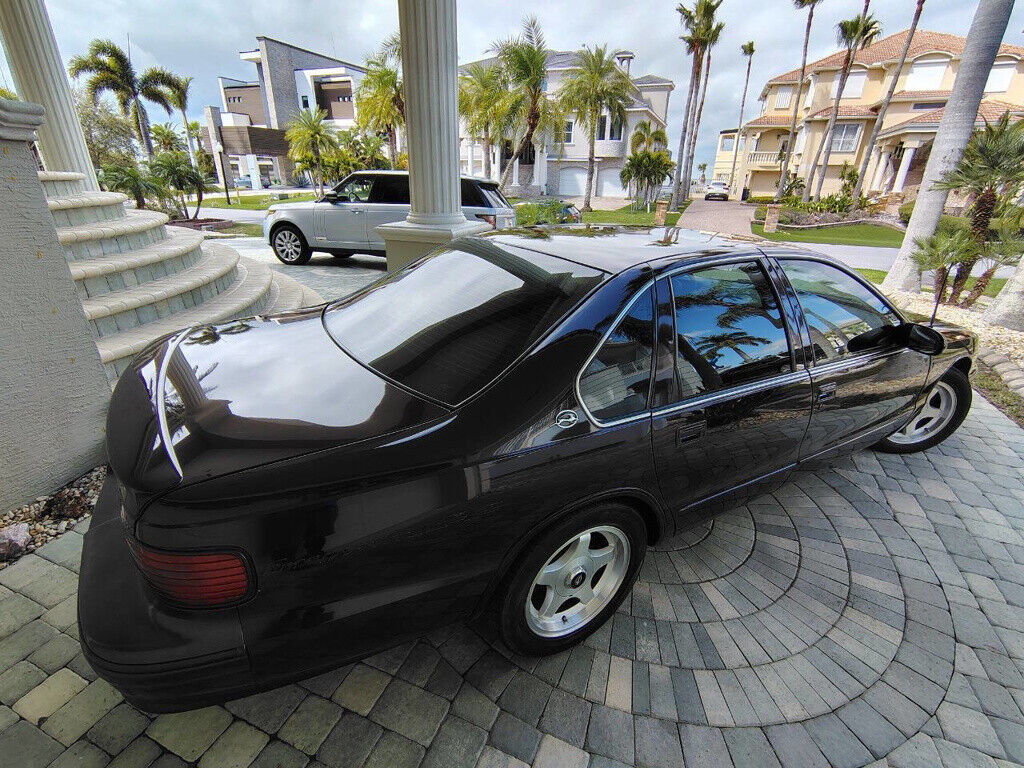 Chevrolet-Impala-1995-Sedan-4