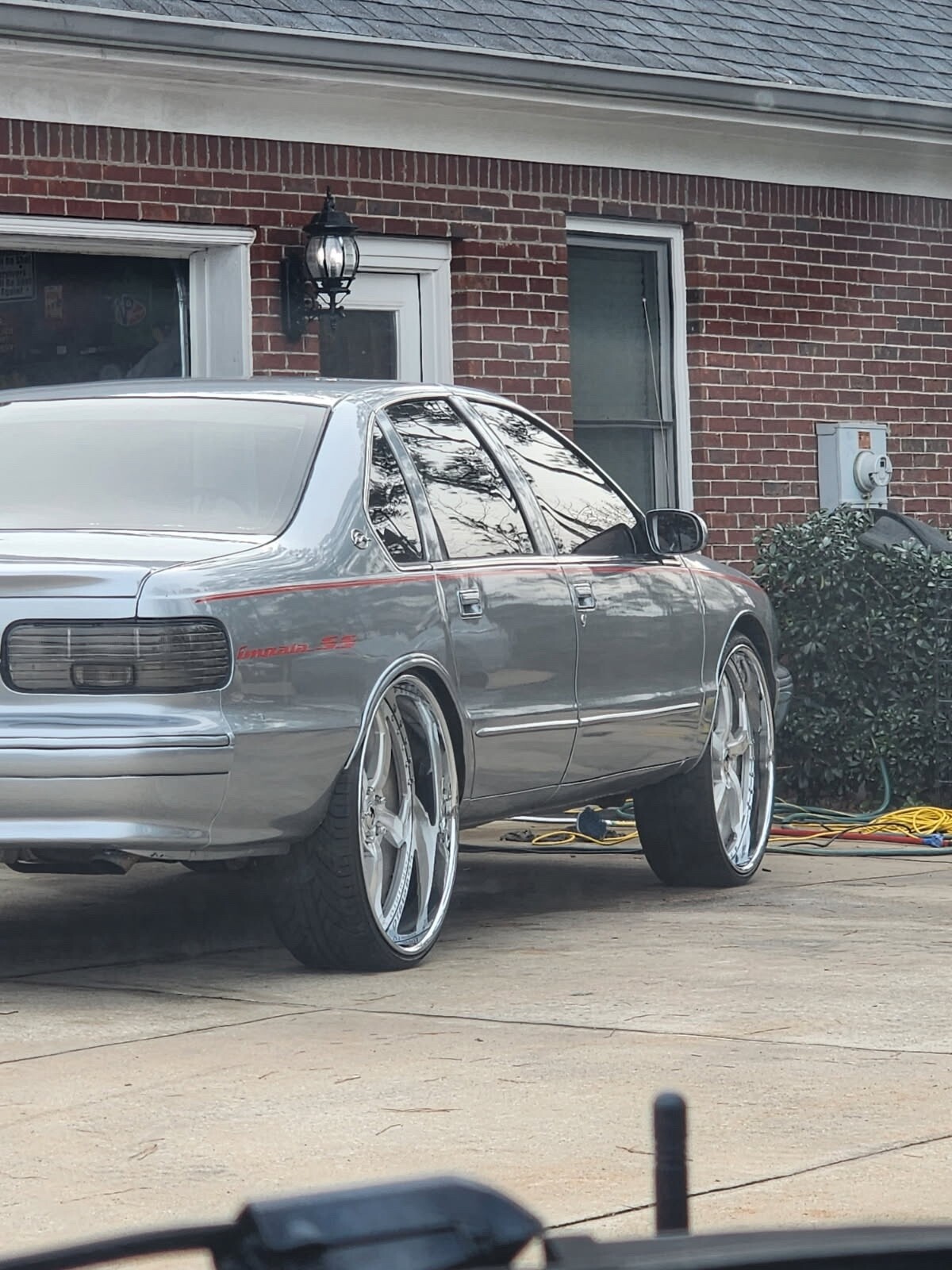 Chevrolet-Impala-1995-Sedan-4