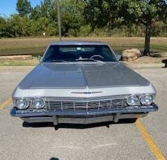 Chevrolet-Impala-2dr.-ht.-1965-silver