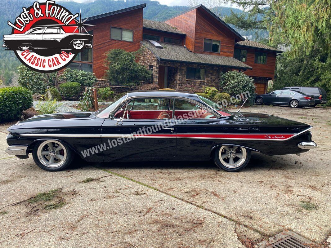 Chevrolet-Impala-Bubble-Top-1961-3
