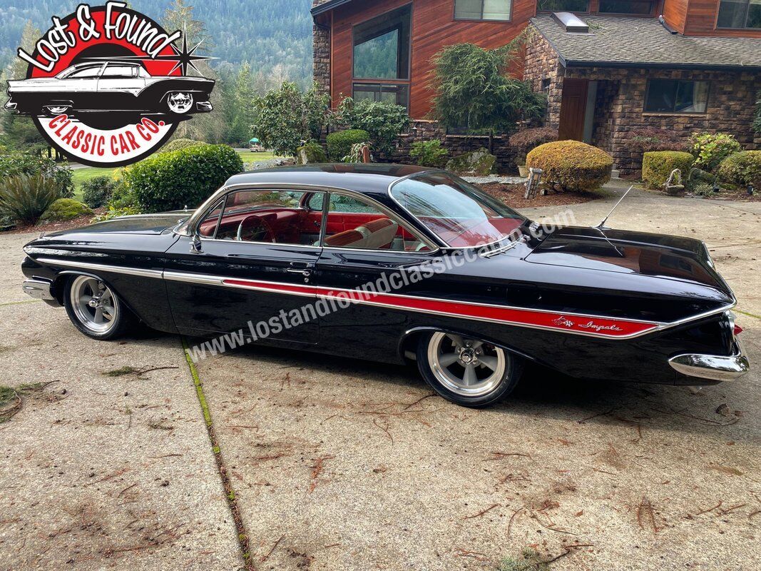 Chevrolet-Impala-Bubble-Top-1961-4