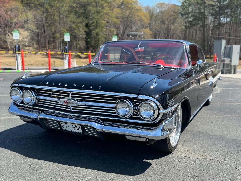 Chevrolet-Impala-Resto-mod-fuel-injected-1960-17