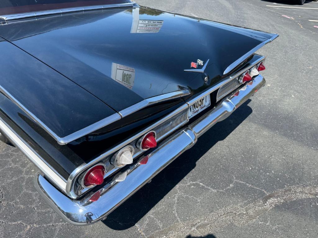 Chevrolet-Impala-Resto-mod-fuel-injected-1960-24