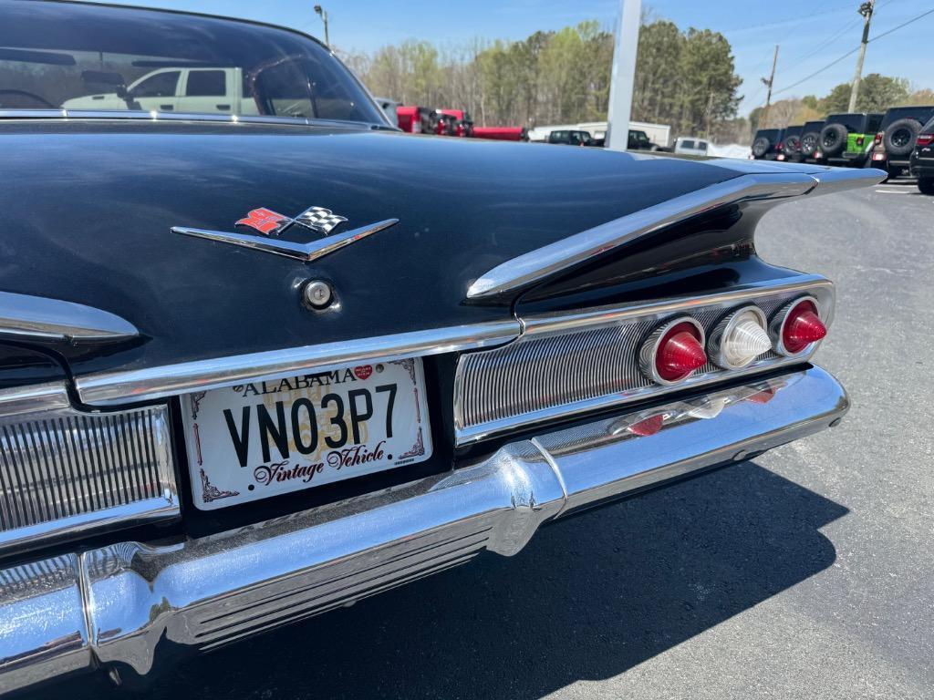 Chevrolet-Impala-Resto-mod-fuel-injected-1960-28