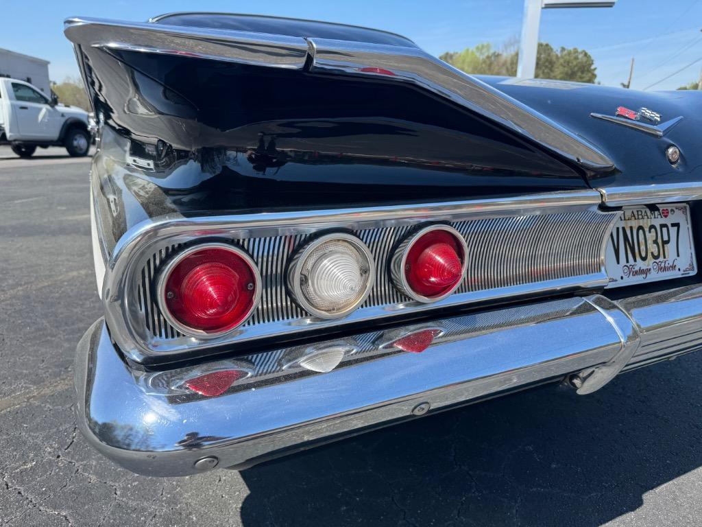 Chevrolet-Impala-Resto-mod-fuel-injected-1960-29