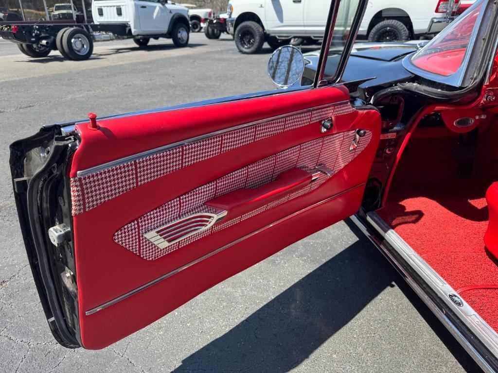 Chevrolet-Impala-Resto-mod-fuel-injected-1960-37