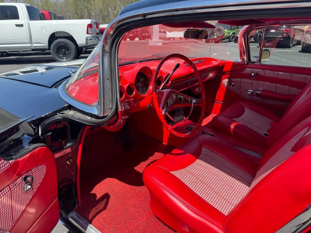 Chevrolet-Impala-Resto-mod-fuel-injected-1960-38