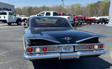Chevrolet-Impala-Resto-mod-fuel-injected-1960-5
