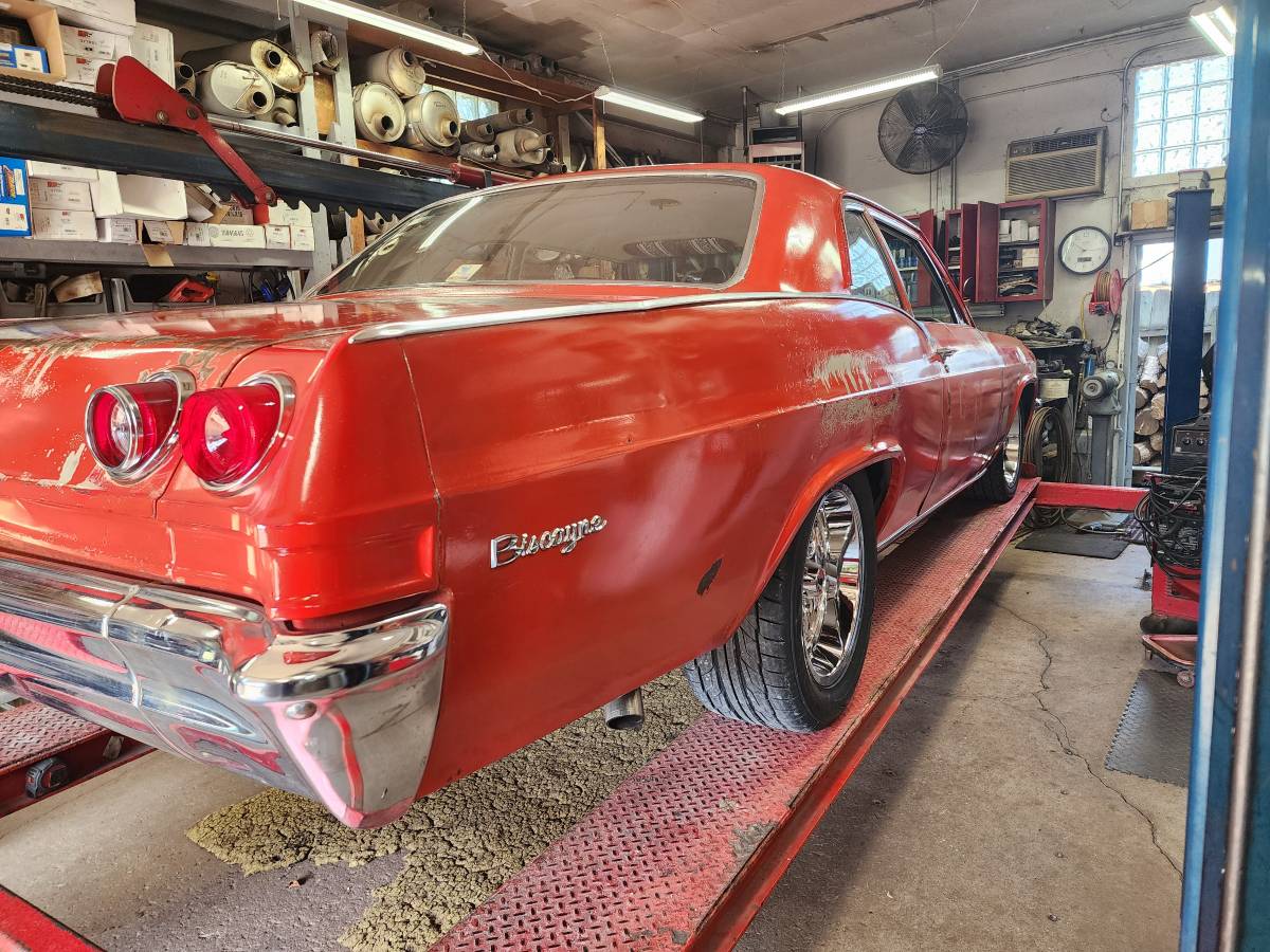 Chevrolet-Impala-biscayne-1965-red-21